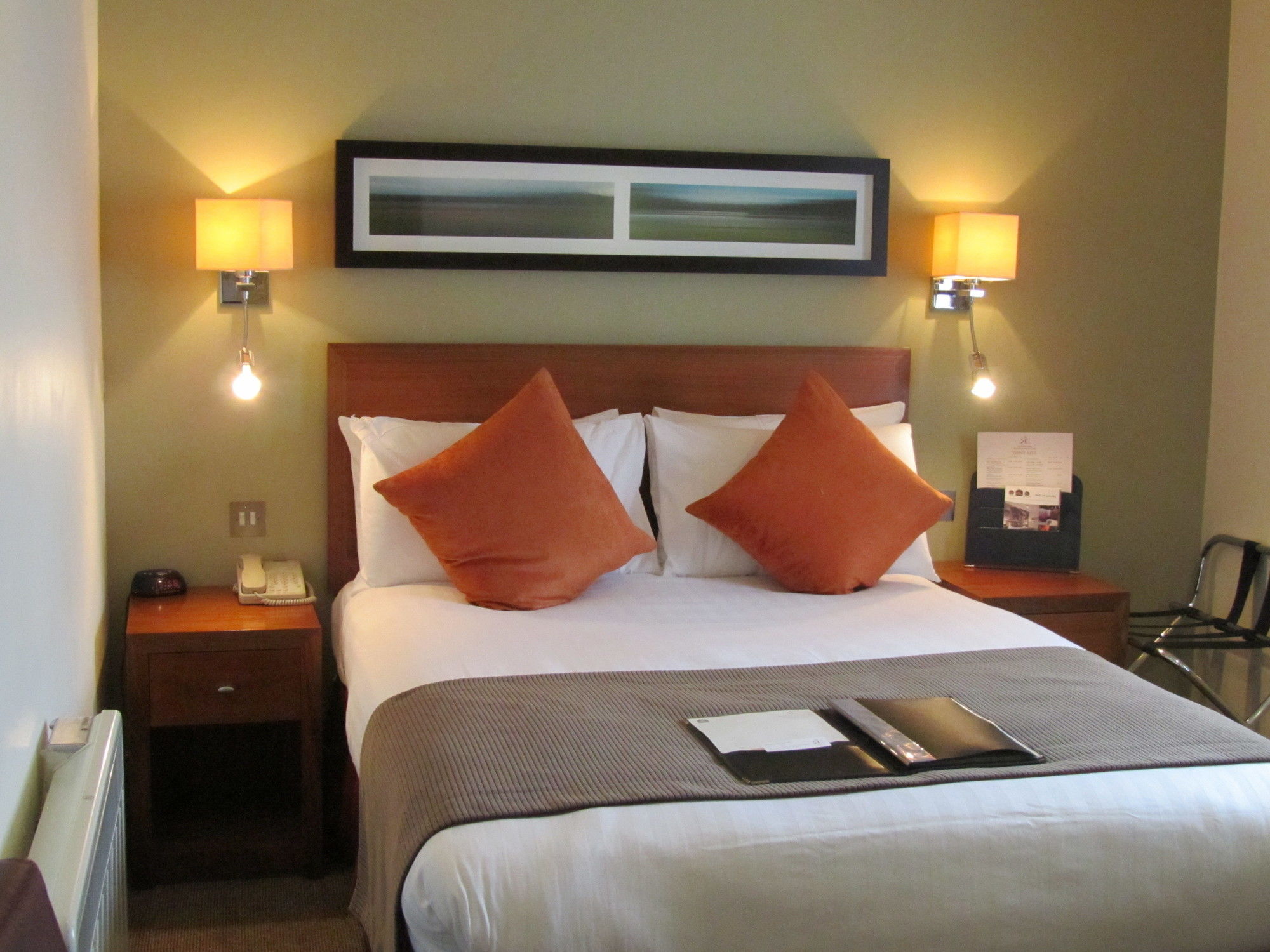 Фото Best Western The Rose & Crown Hotel