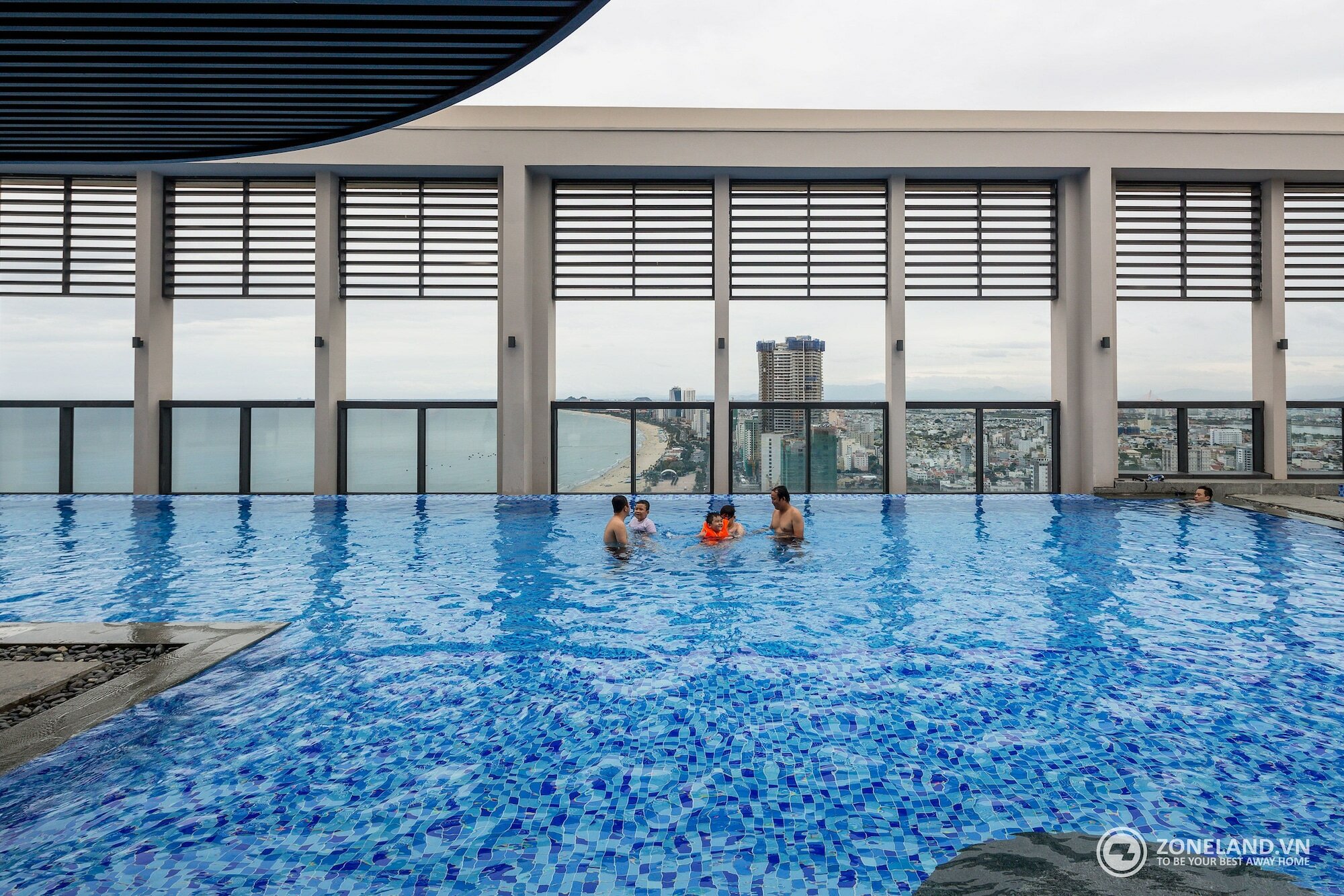 Фото Zoneland Premium Luxury Apartments