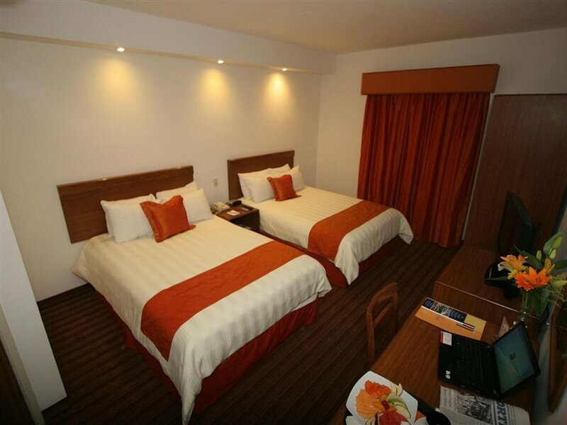 Фото Wyndham Garden Monterrey Valle Real
