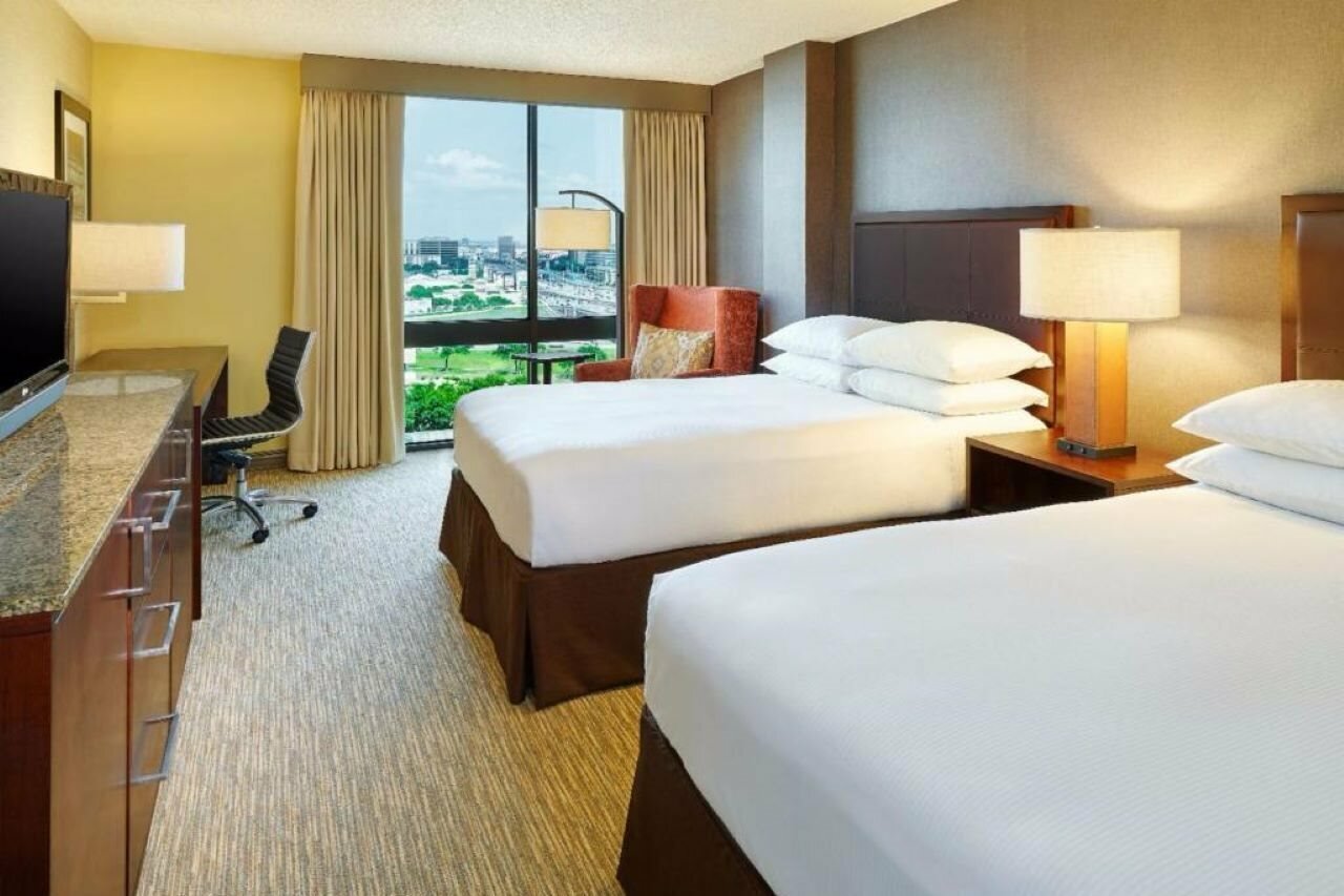 Фото DoubleTree by Hilton San Antonio Airport