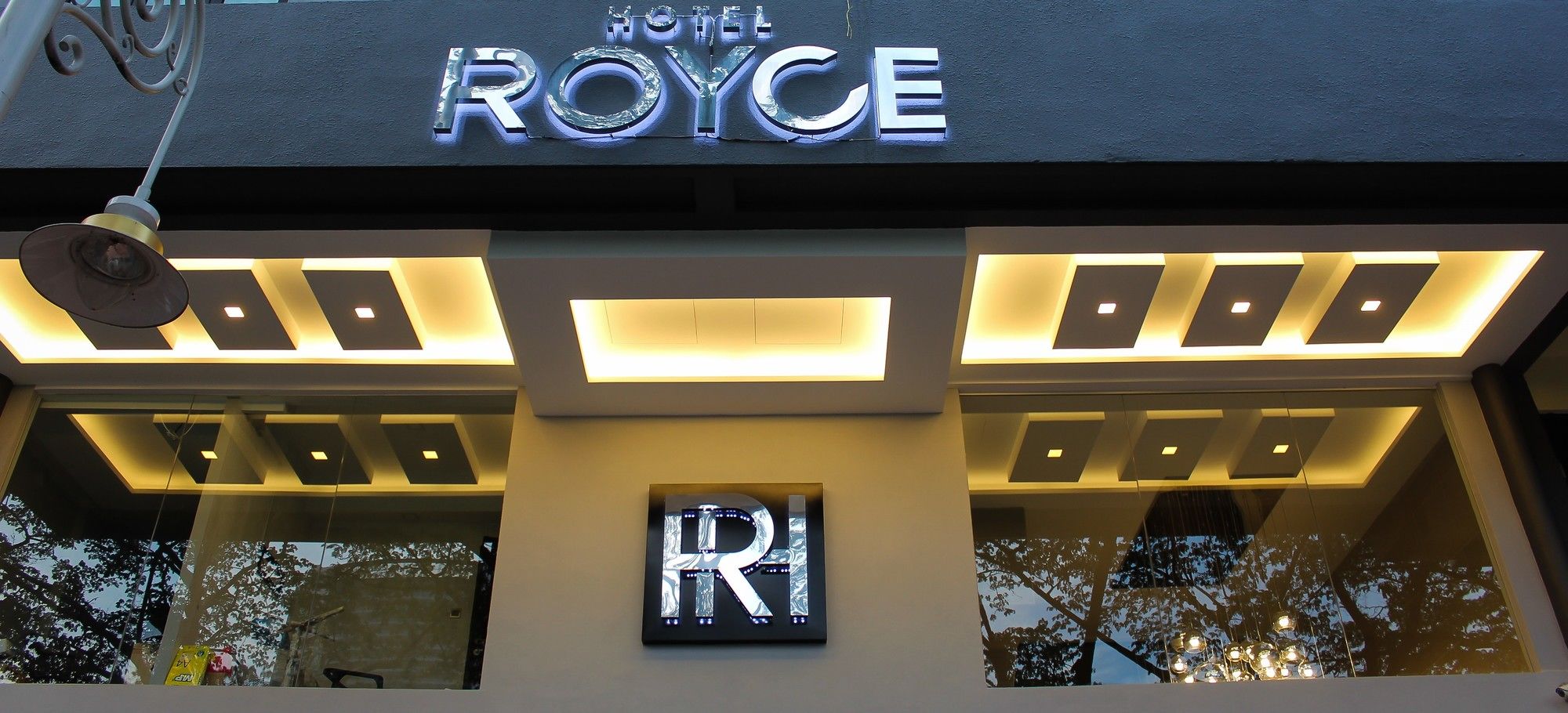 Фото Royce Hotel