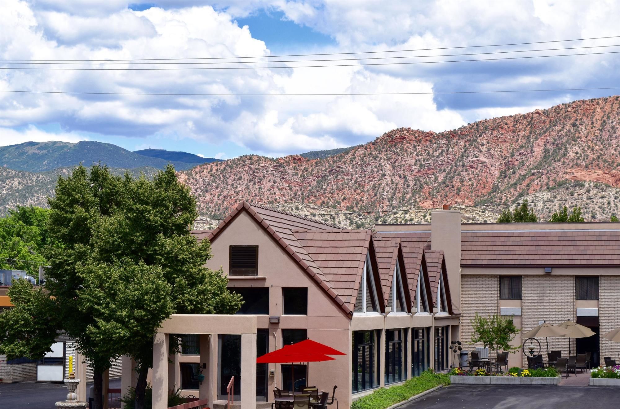 Фото Best Western Town & Country Inn