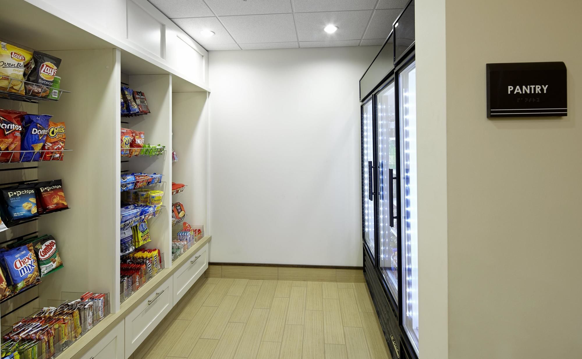 Фото Hilton Garden Inn Roanoke