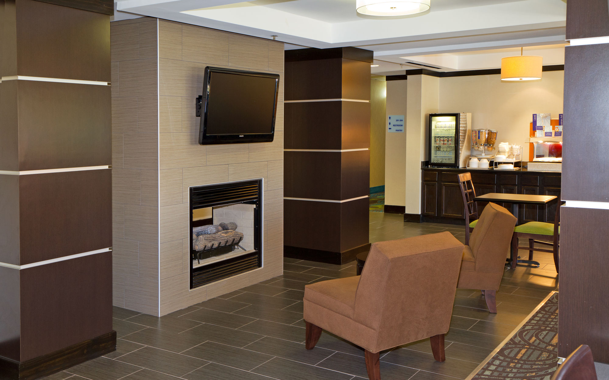 Фото Holiday Inn Express & Suites Greenville - Downtown by Ihg