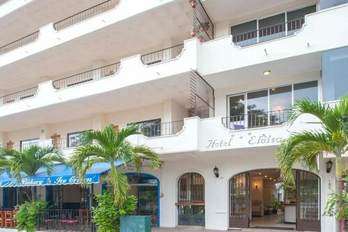 Гостиница Hotel Eloisa - Near Playa de los Muertos в Пуэрто-Вальярта