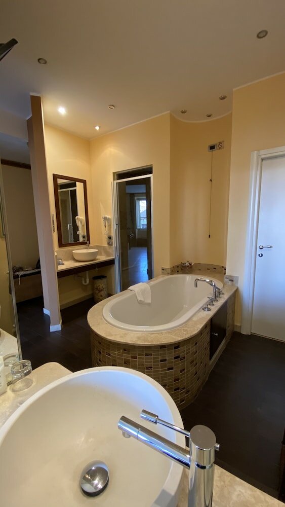 Фото Vogue Hotel