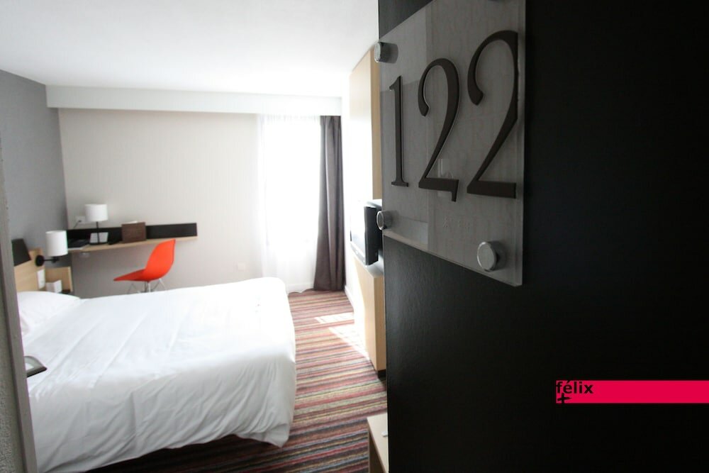 Фото Hotel Kyriad Tours Sud Chambray les Tours