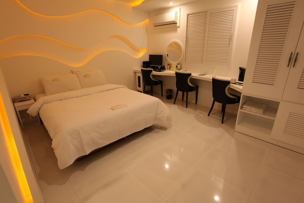 Фото S-Petite Hotel