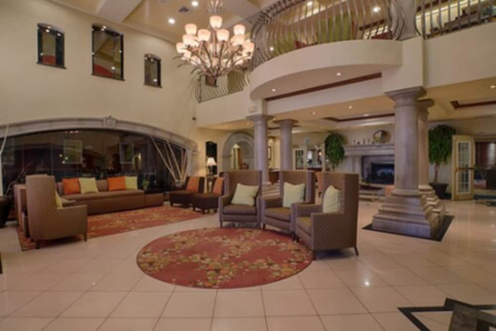 Фото Holiday Inn Express & Suites Tucson Mall