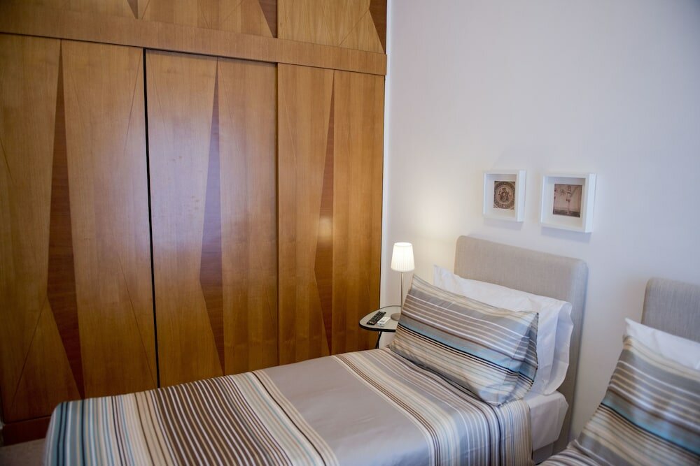 Фото Garibaldi R&b