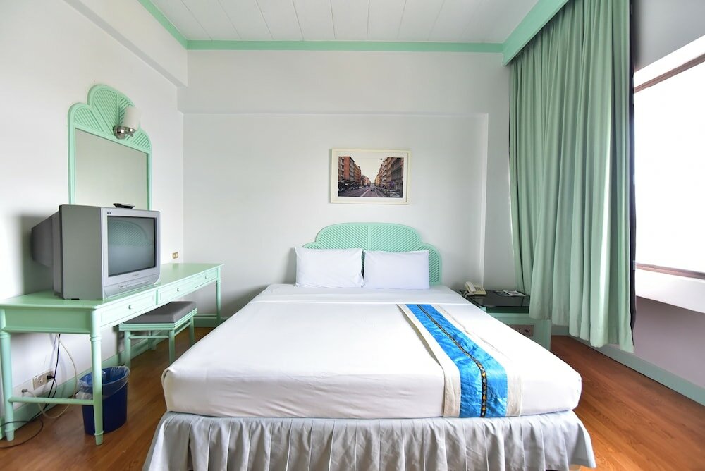 Фото Thumrin Hotel