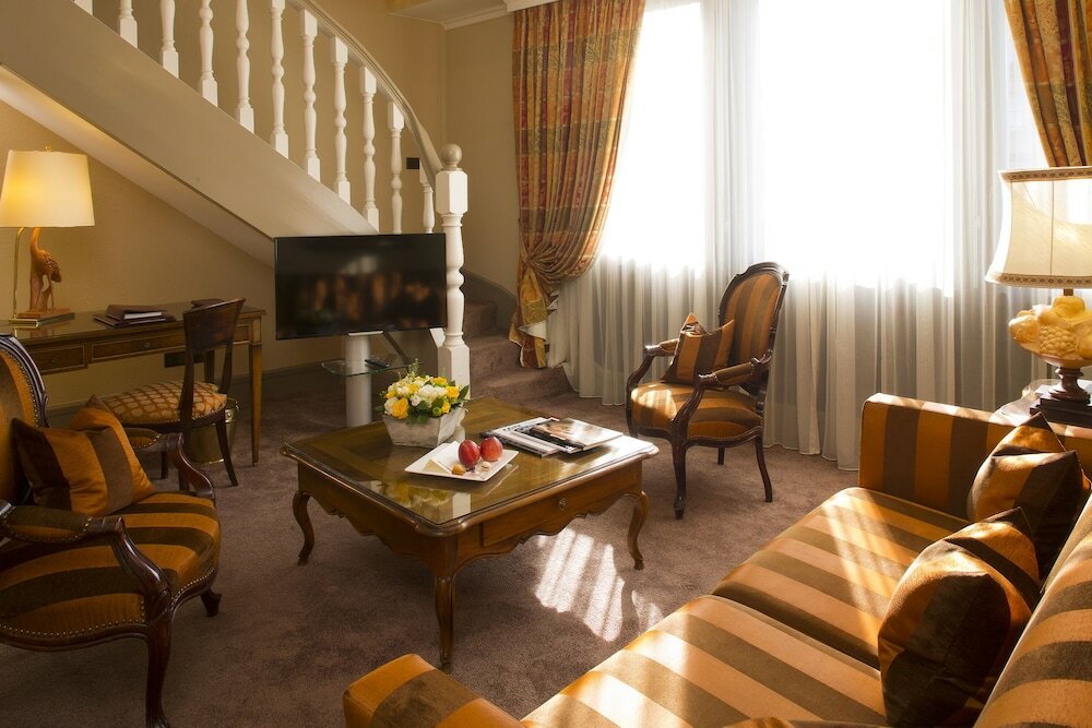 Фото Hôtel de La Cigogne