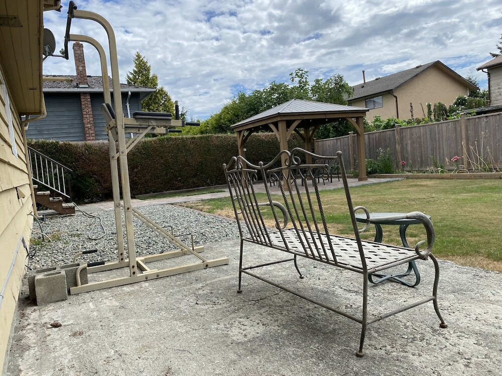 Фото Yvr Vickie’s Bed and Breakfast