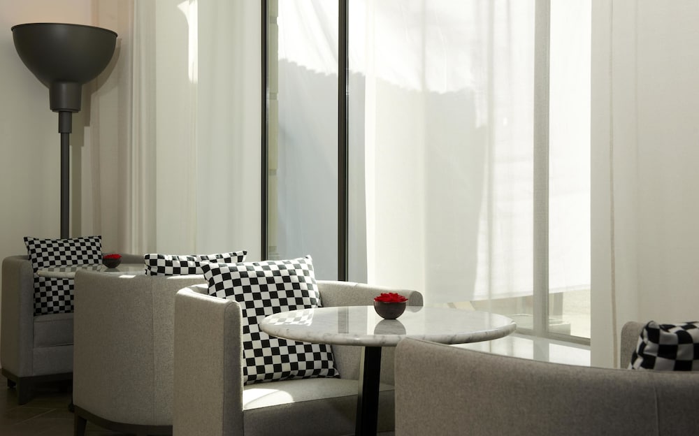 Фото Sofitel Paris Arc de Triomphe Hotel