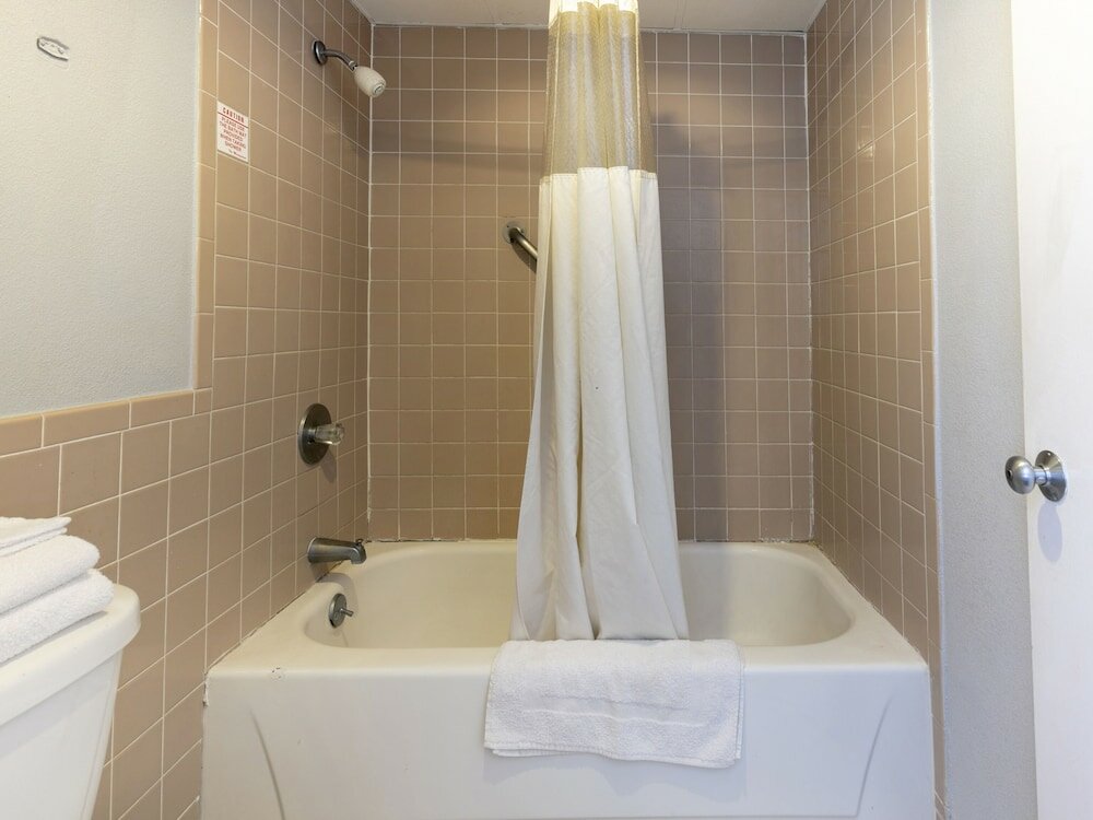 Фото Oyo Hotel Jennings I-10