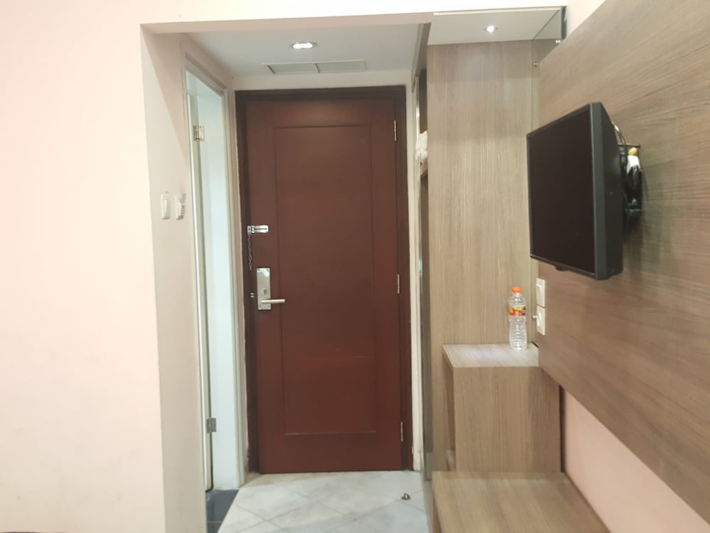 Фото Hotel Kharisma
