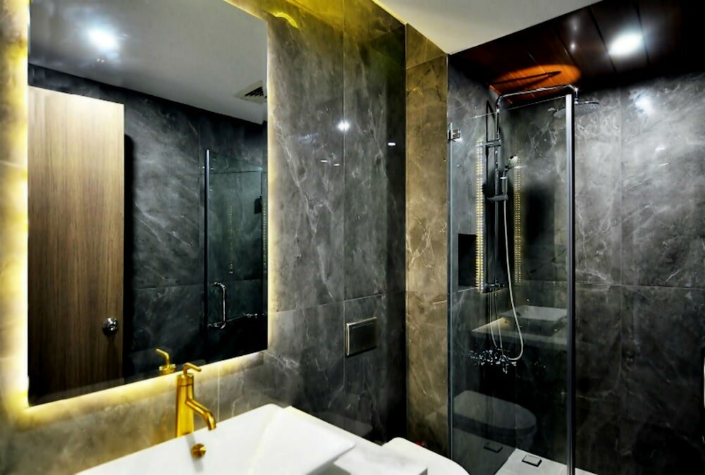 Фото Royal Dragon Boutique Hotel