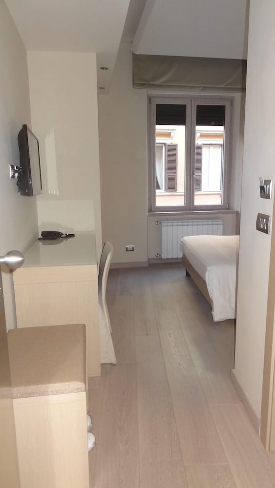 Фото Augustana House