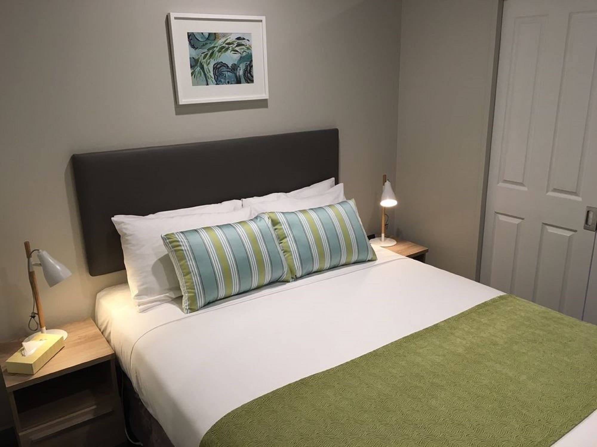 Фото Quest Atrium Serviced Apartments