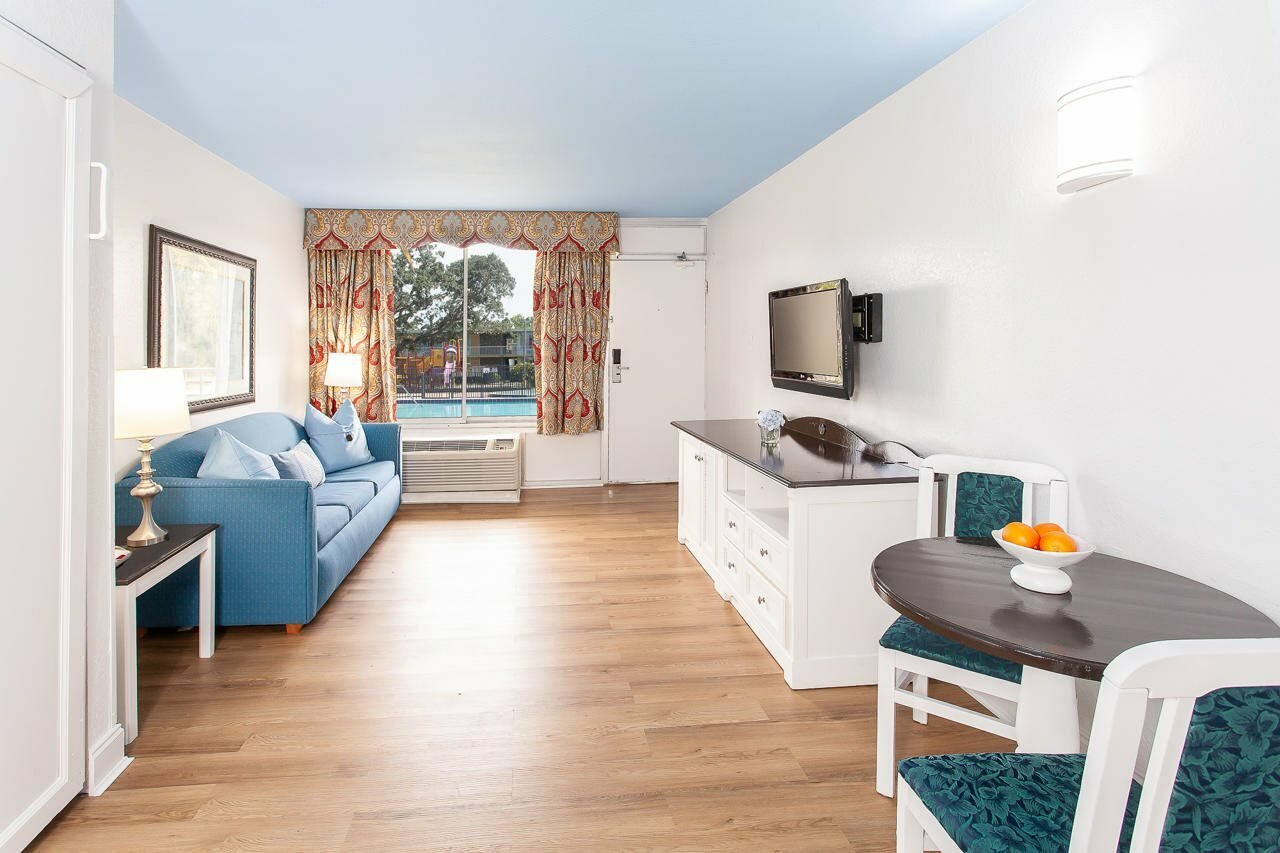 Фото Seralago Hotel & Suites Main Gate East