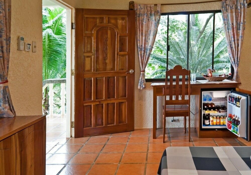 Фото Easy Diving and Beach Resort