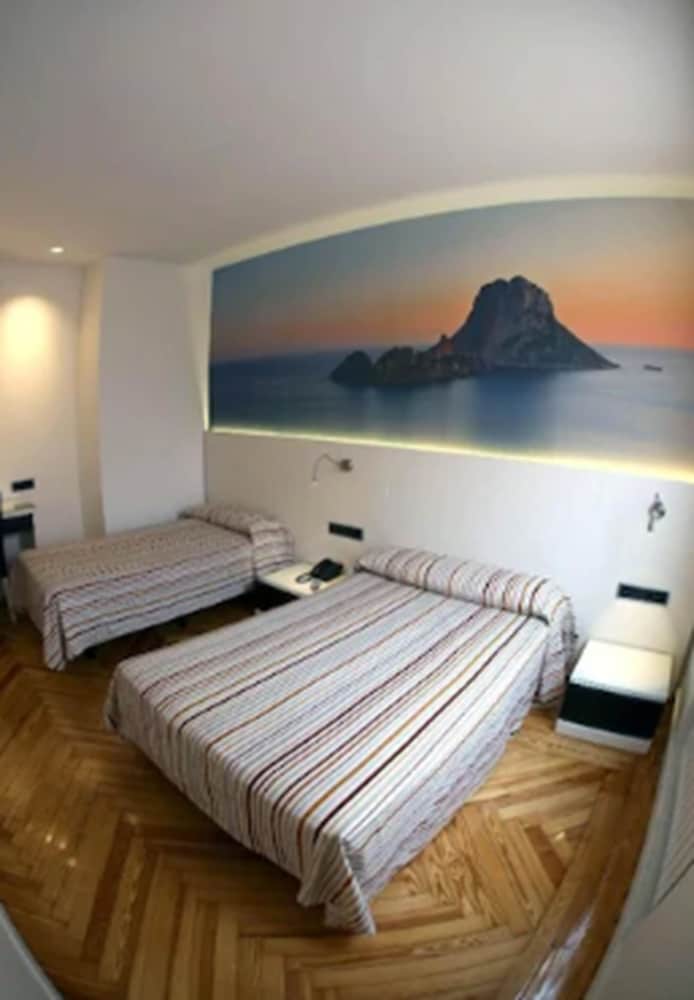 Фото Hostal Abadía Madrid