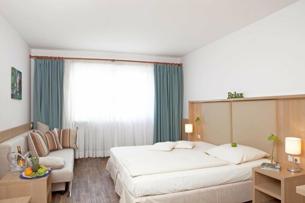 Фото Qu Hotel Augsburg
