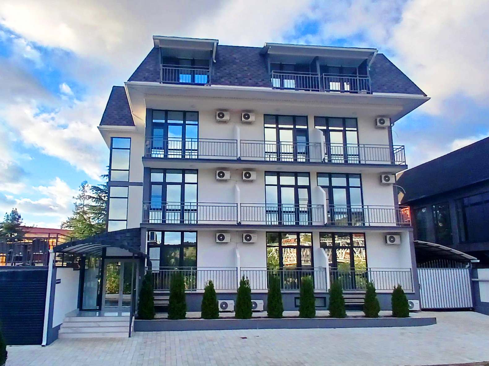 Фото отеля 1