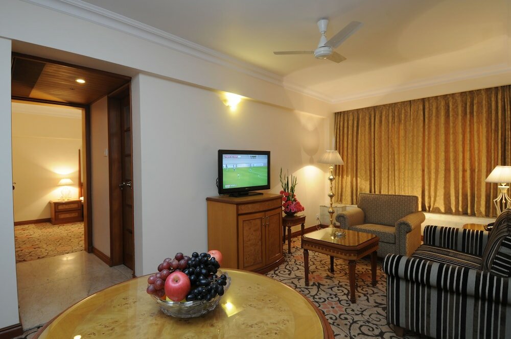 Фото Fariyas Hotel