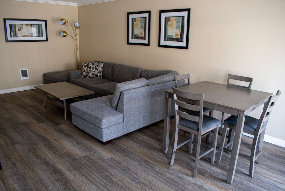 Фото Travelodge by Wyndham Monterey Bay