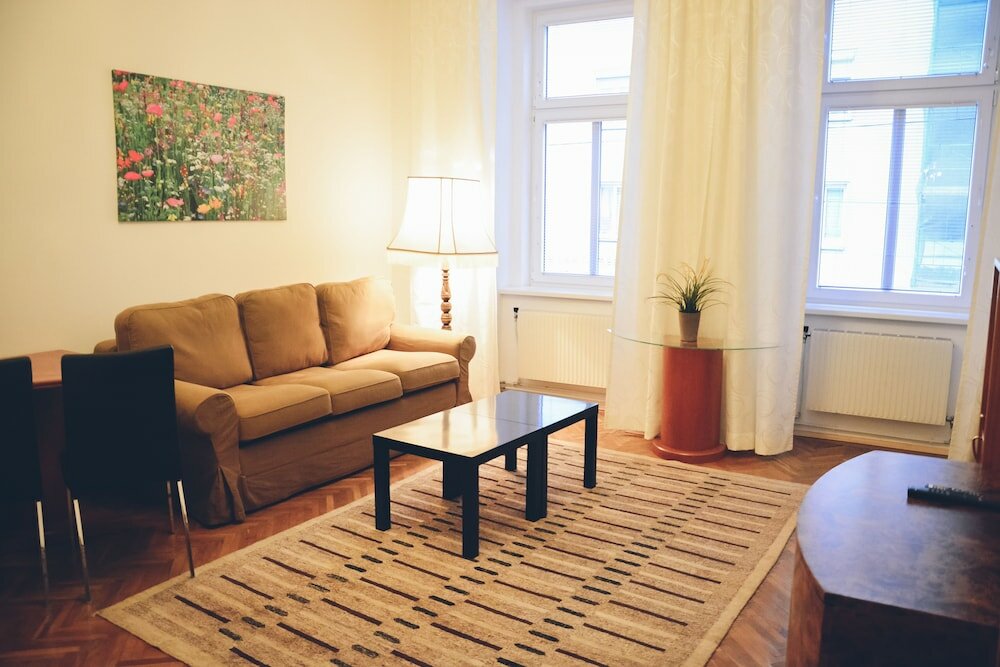 Фото Jl Apartments