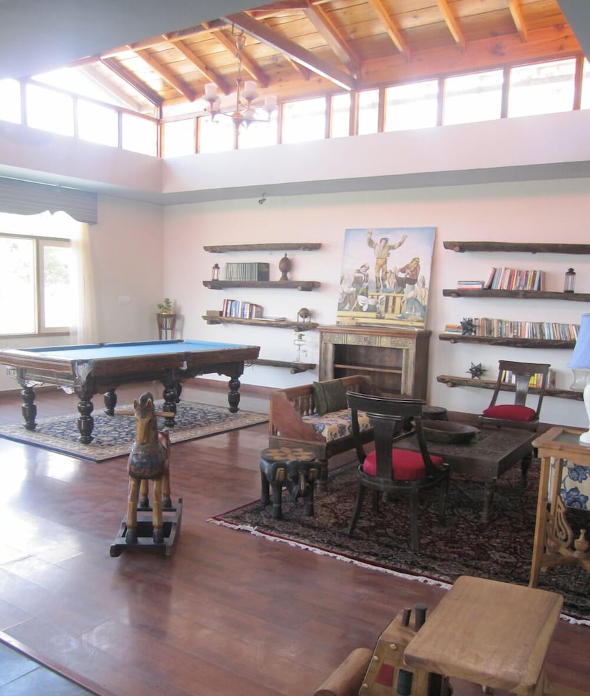 Фото Woodsvilla Resort