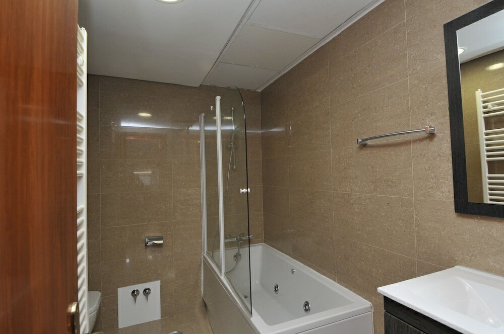 Фото Mola Suites