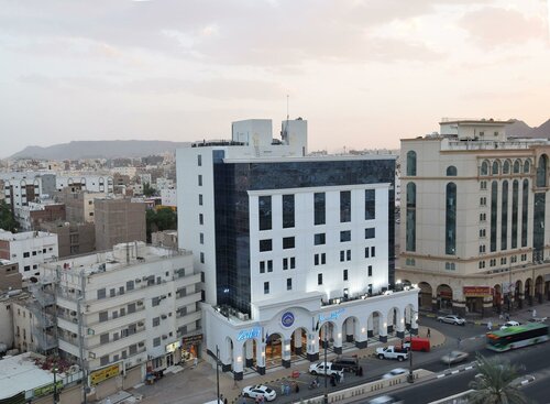 Гостиница Zaha Hotel в Медине