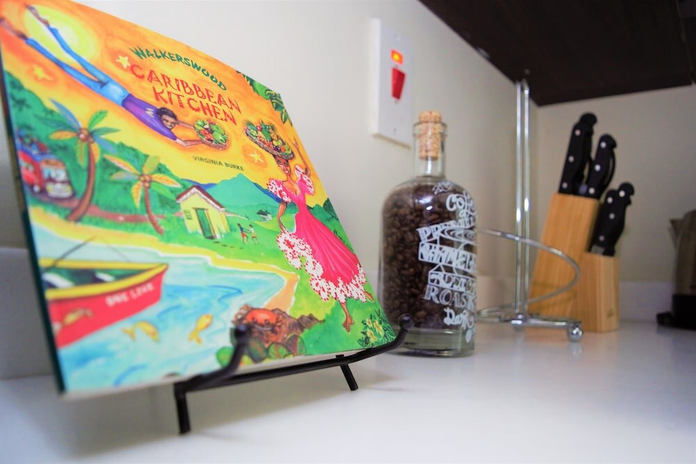 Фото New Kingston Luxury Apt The Bromptons