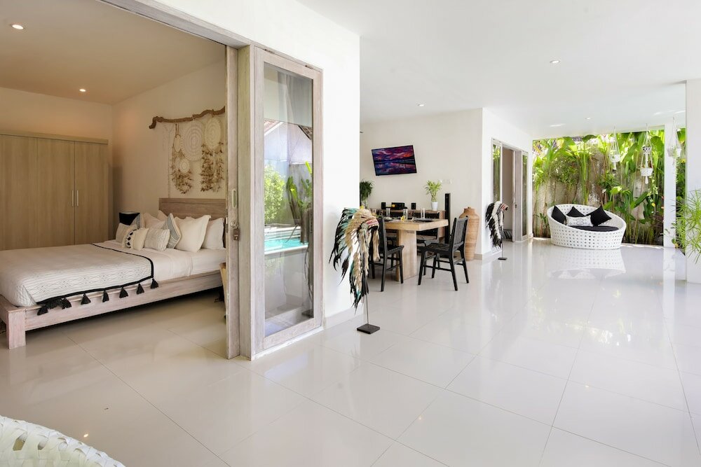 Фото Seminyak White Design Villa