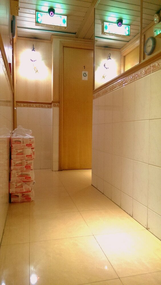 Фото Nathan House