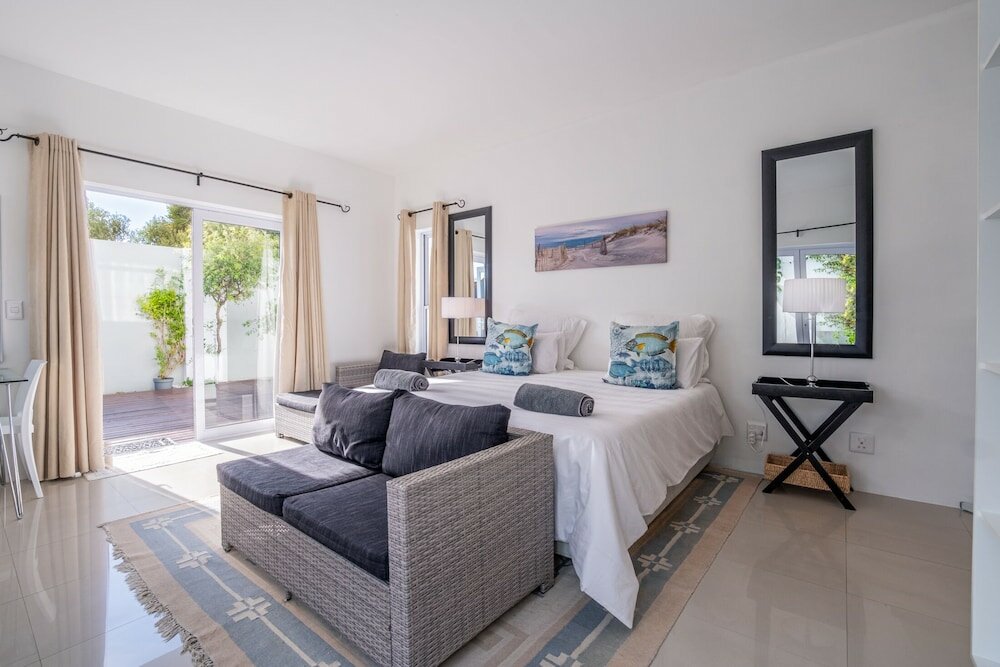 Фото Greenways Beach House