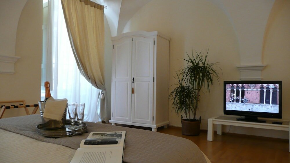 Фото Palazzo de' Vecchi