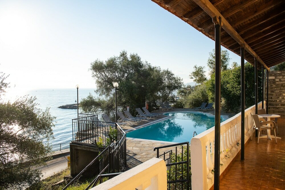 Фото Dimitra Studios