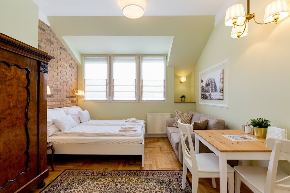 Фото Roland Apartments