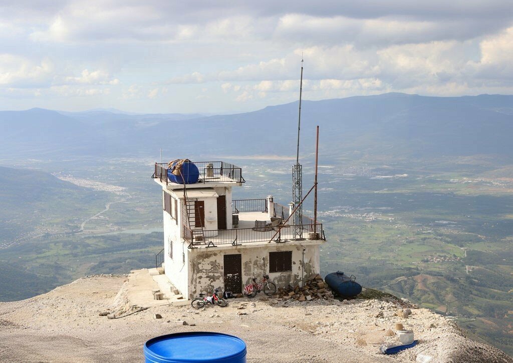 Observation deck Mahmut Mountain Fire Observation Tower, Kemalpasa, photo