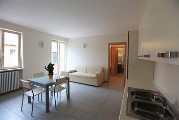 Фото Mariposa Apartments