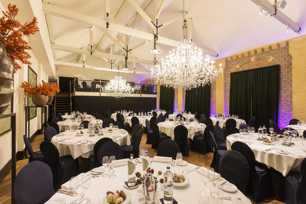 Фото The College Hotel