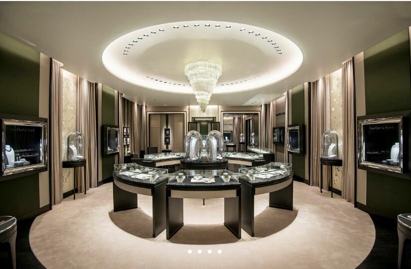 Jewelry store Van Cleef & Arpels, Dubai, photo