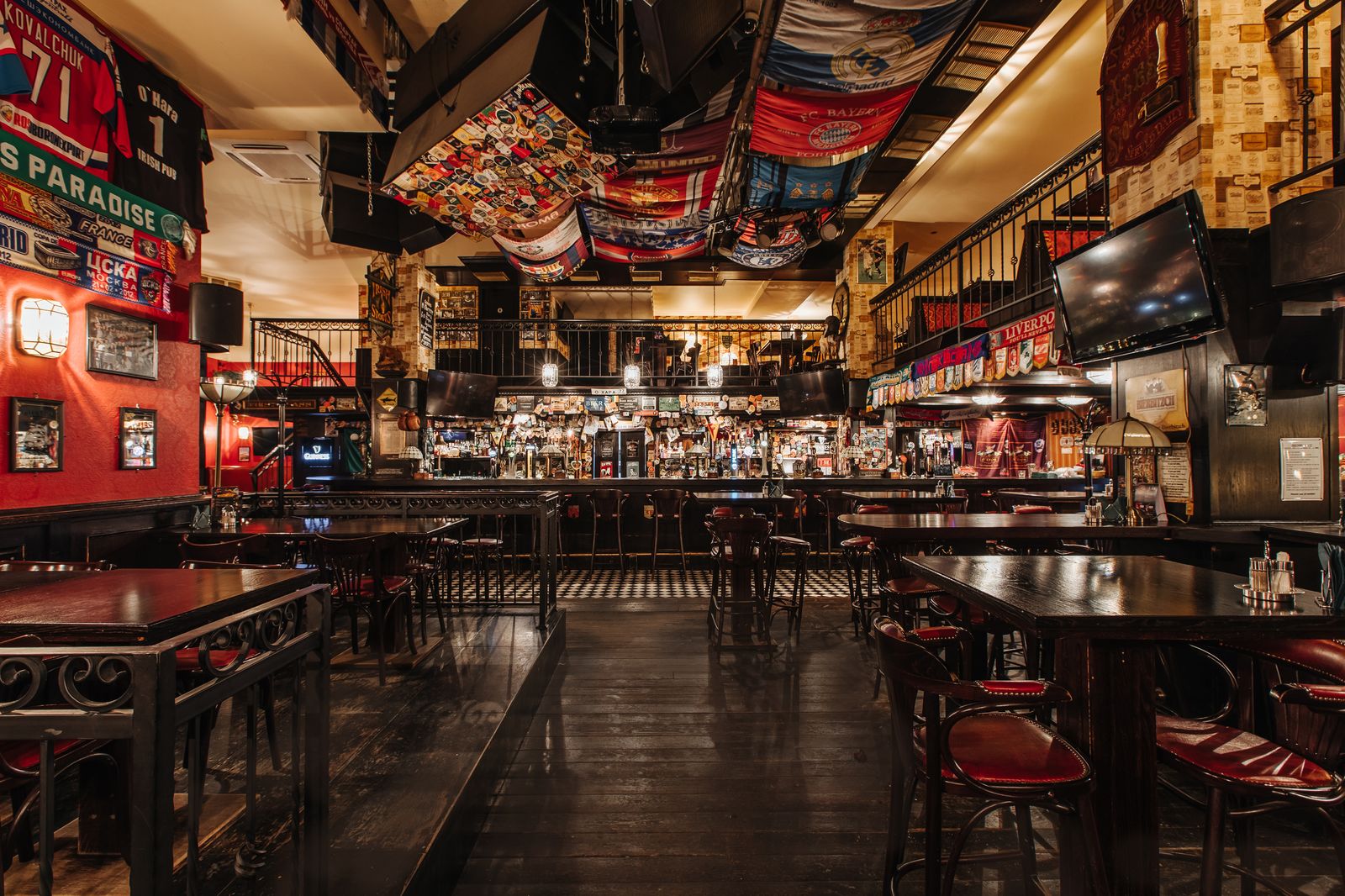 Дикстері бар қыздардың қатысуымен порно комикстерді онлайн көріңіз