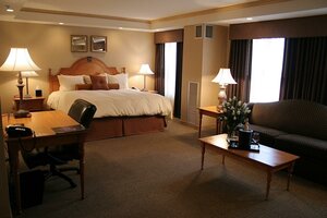 Гостиница Ambassador Hotel - Milwaukee
