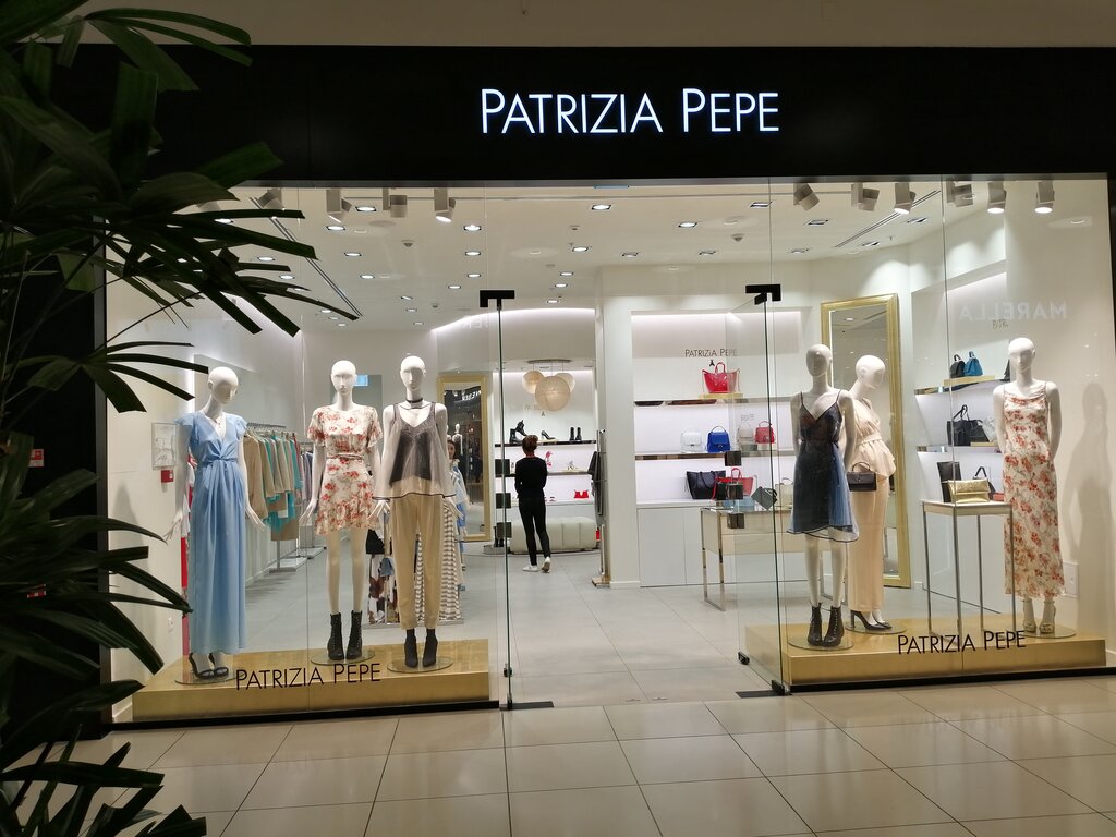 Магазин одежды Patrizia Pepe, Москва, фото