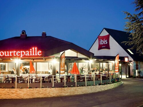 Внешний вид отеля Ibis budget Senlis в Санлисе, фото 2