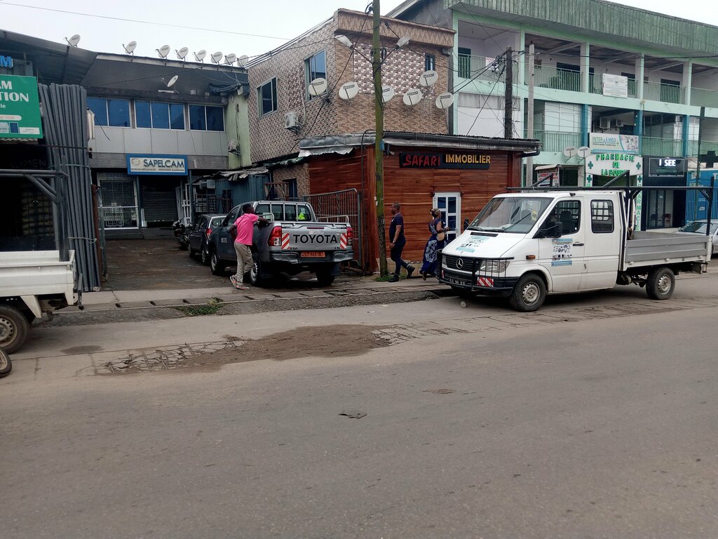 Department store Sapelcam Aluminium, Douala, photo